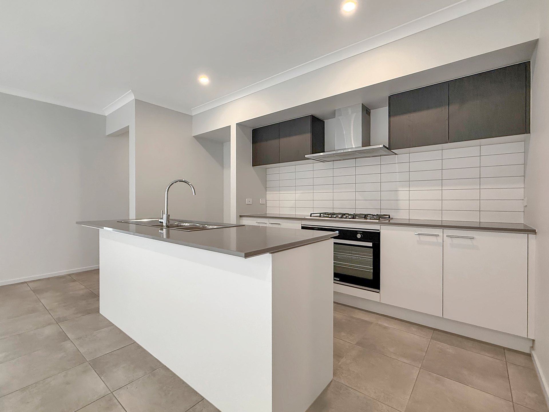 10 Newland Drive, Armstrong Creek image 2