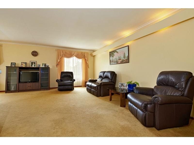 10 Newton Court, Altona image 2