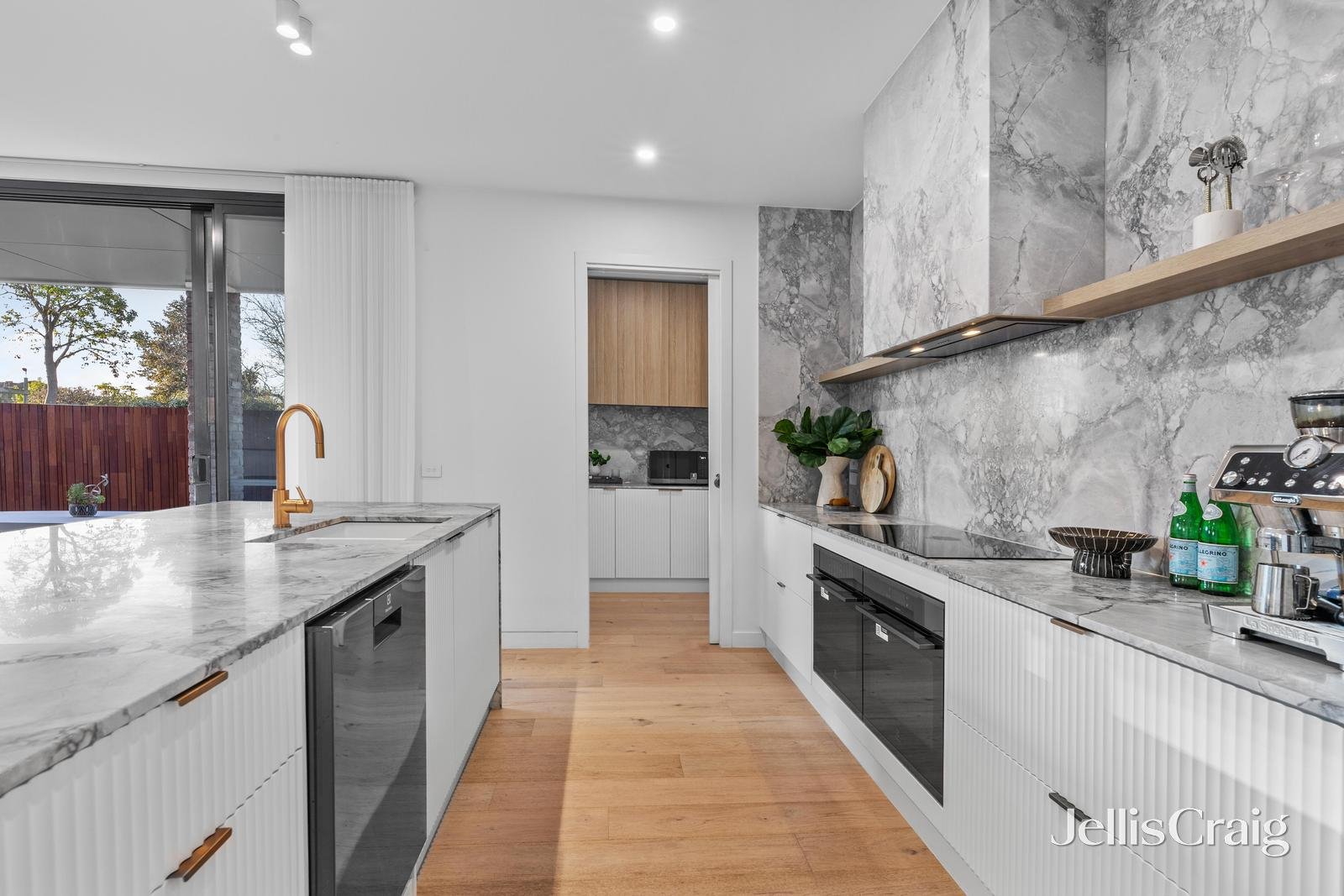 10 Nicholson Street, Nunawading image 6