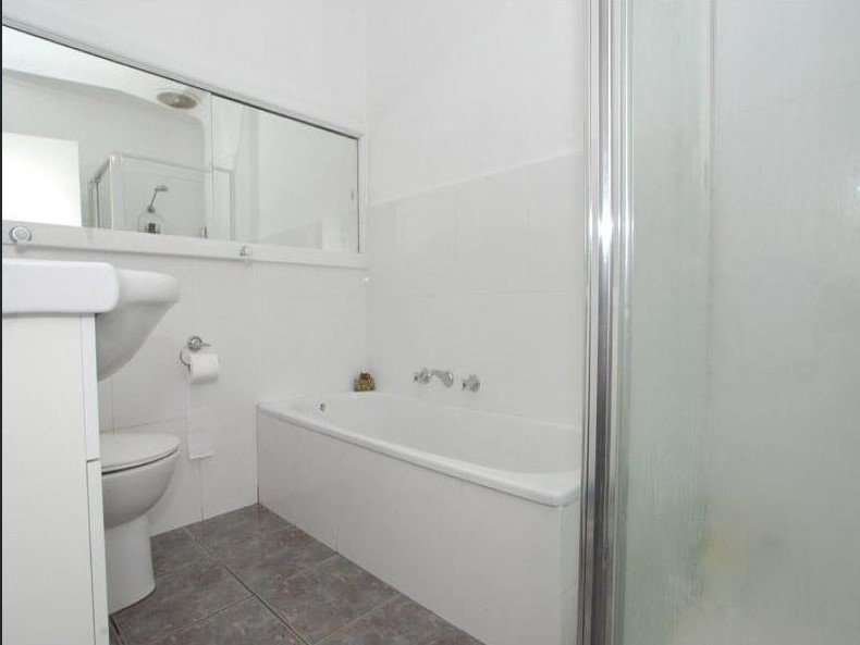 10 Norfolk Street, Glen Waverley image 4