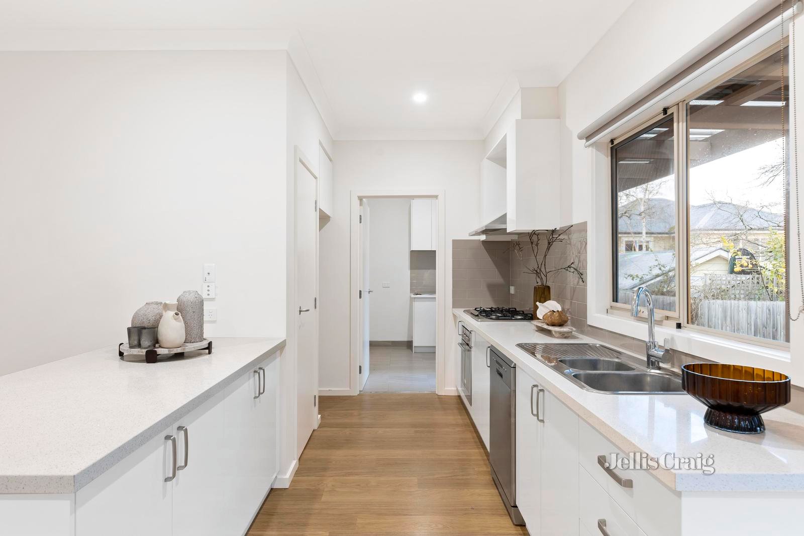 10 Northwood Street, Ringwood East image 6