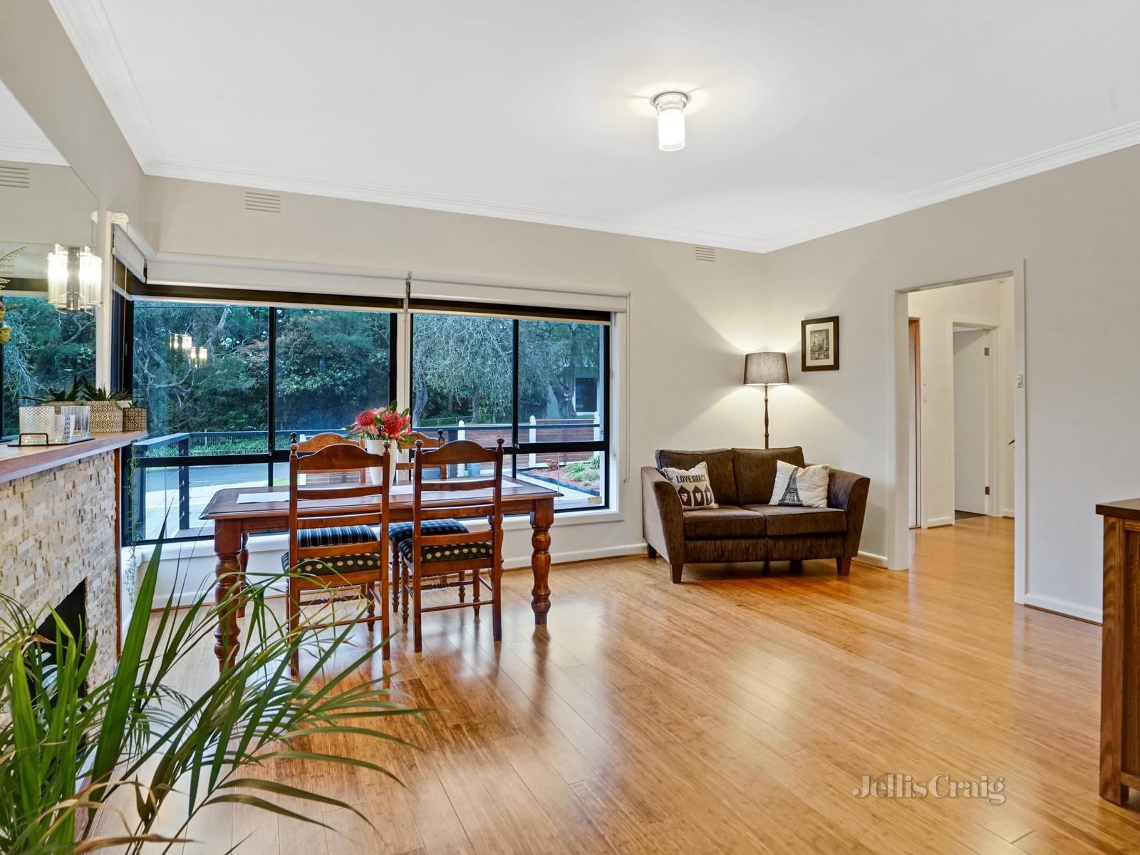 10 Oakern Street, Mount Waverley image 6