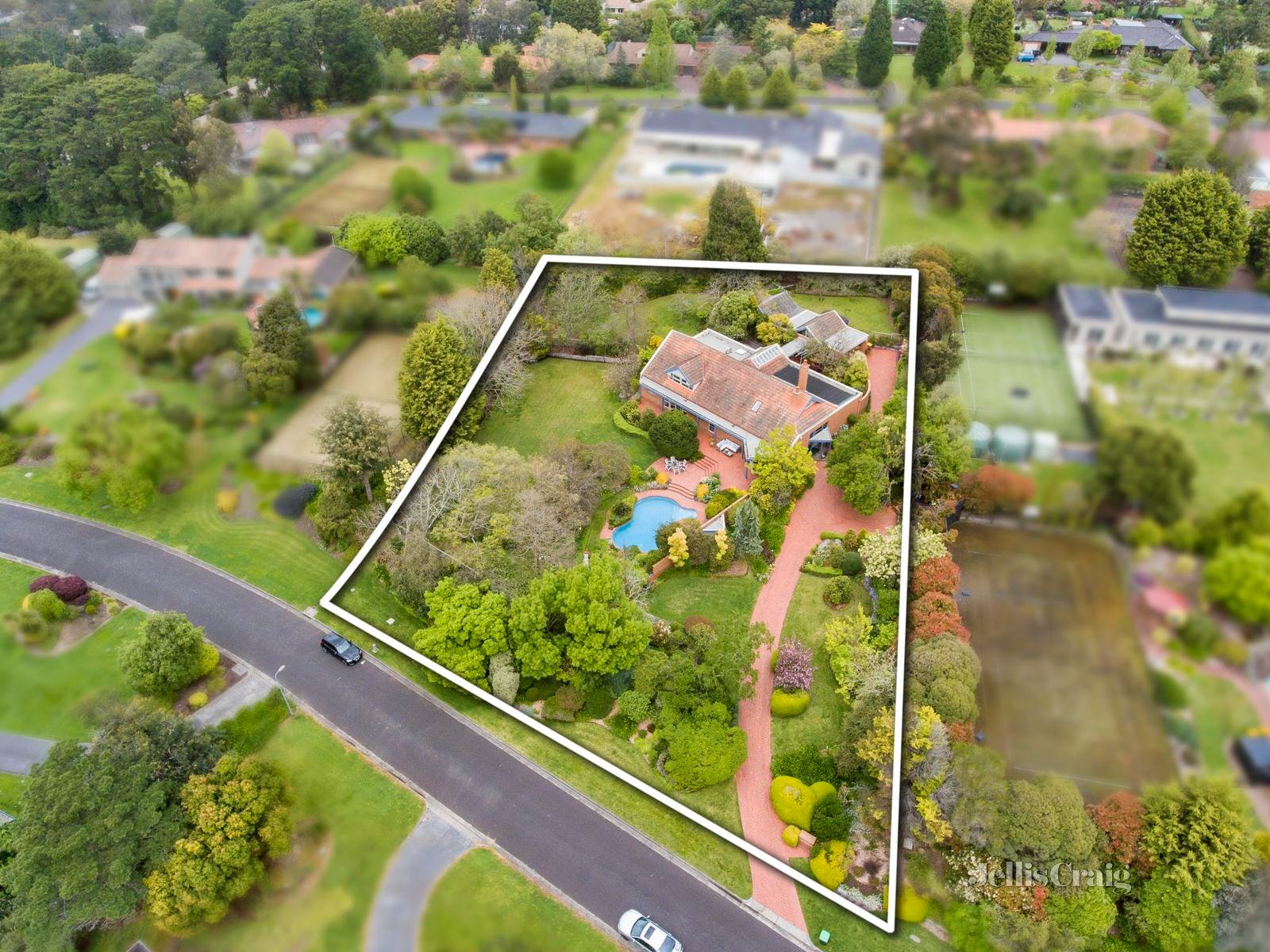 10 One Tree Hill, Donvale image 2