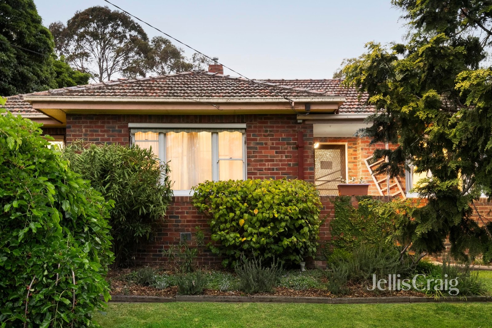 10 Parkview Avenue, Greensborough image 2