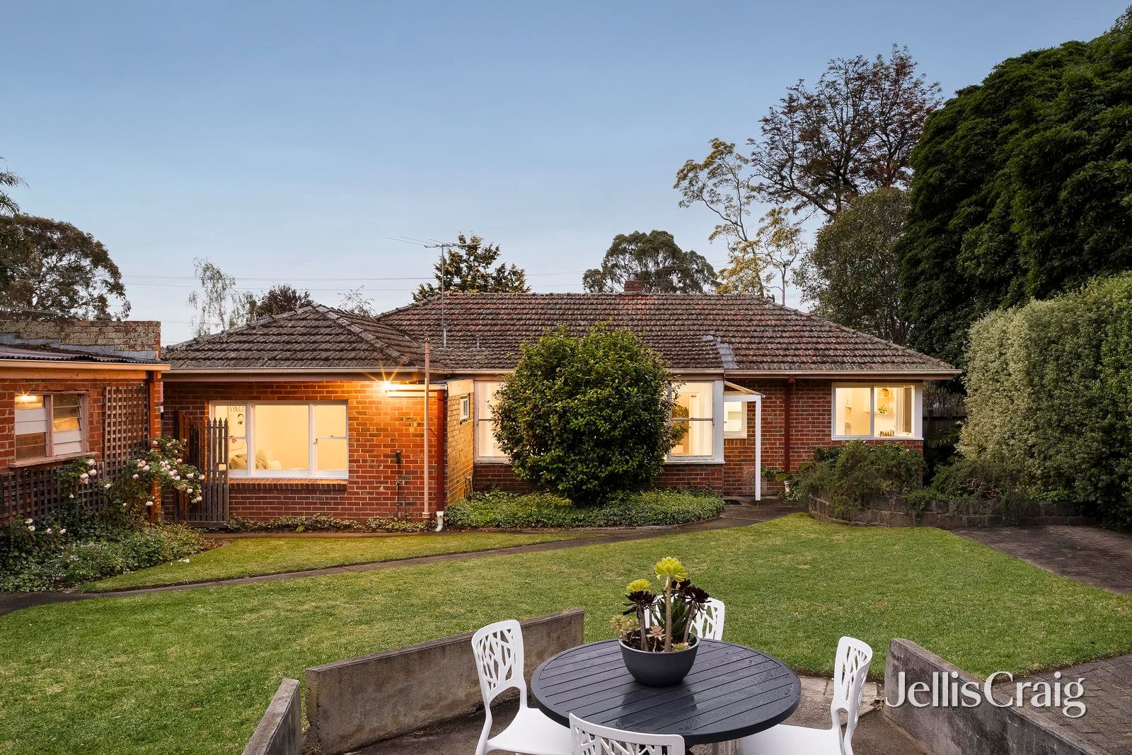 10 Parkview Avenue, Greensborough image 9