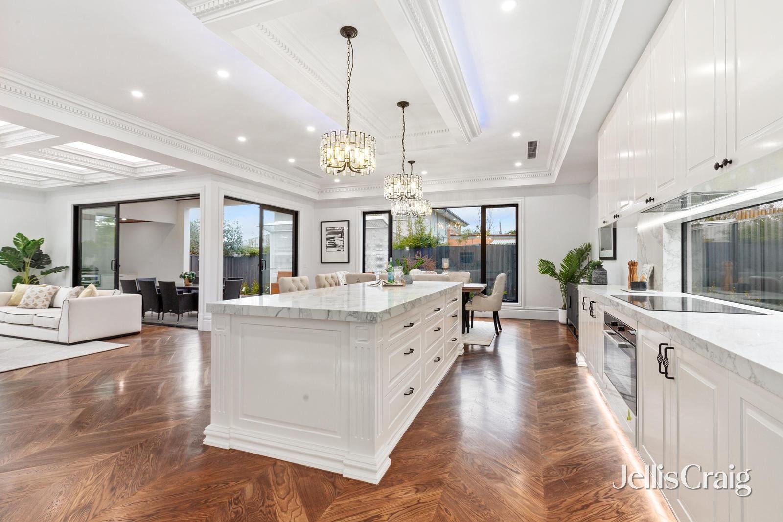 10 Pascall Street, Mount Waverley image 6