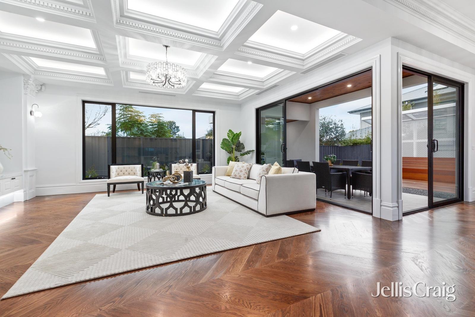 10 Pascall Street, Mount Waverley image 8