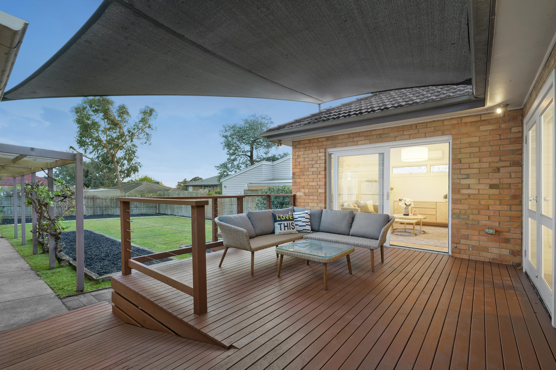 10 Perth Street, Blackburn South image 10