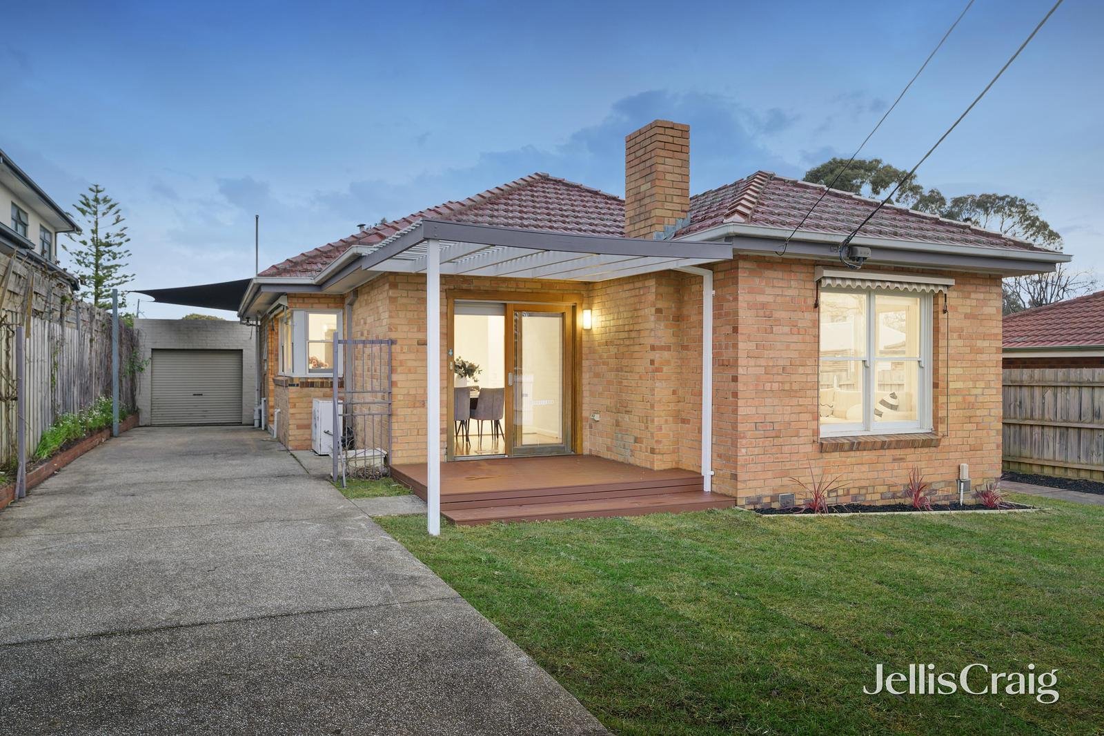 10 Perth Street, Blackburn South image 1
