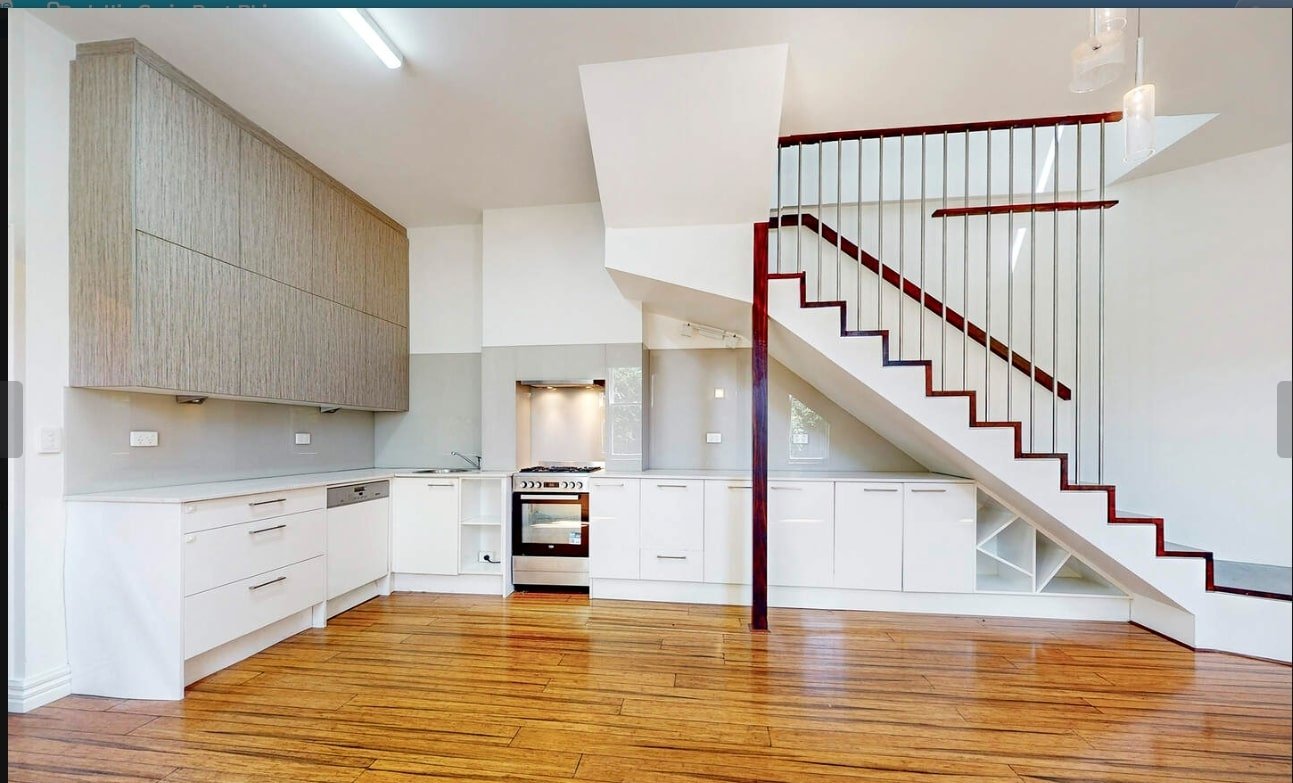 10 Phyllis Street, Elwood image 3