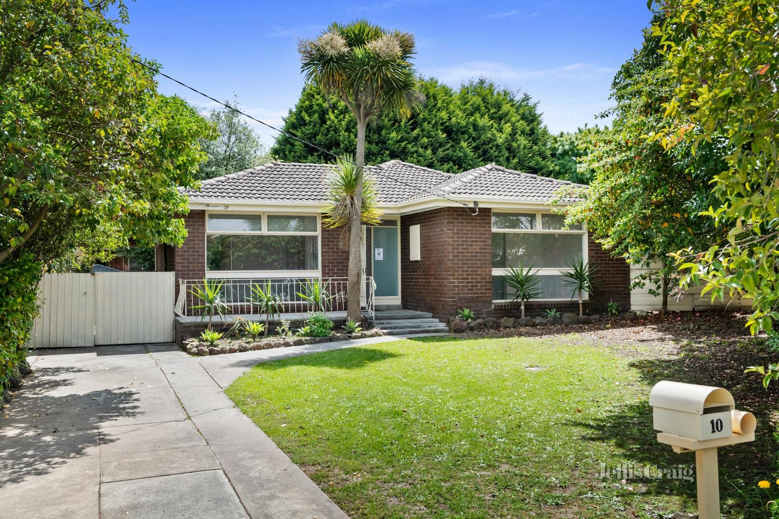 10 Pictor Court, Donvale image 1