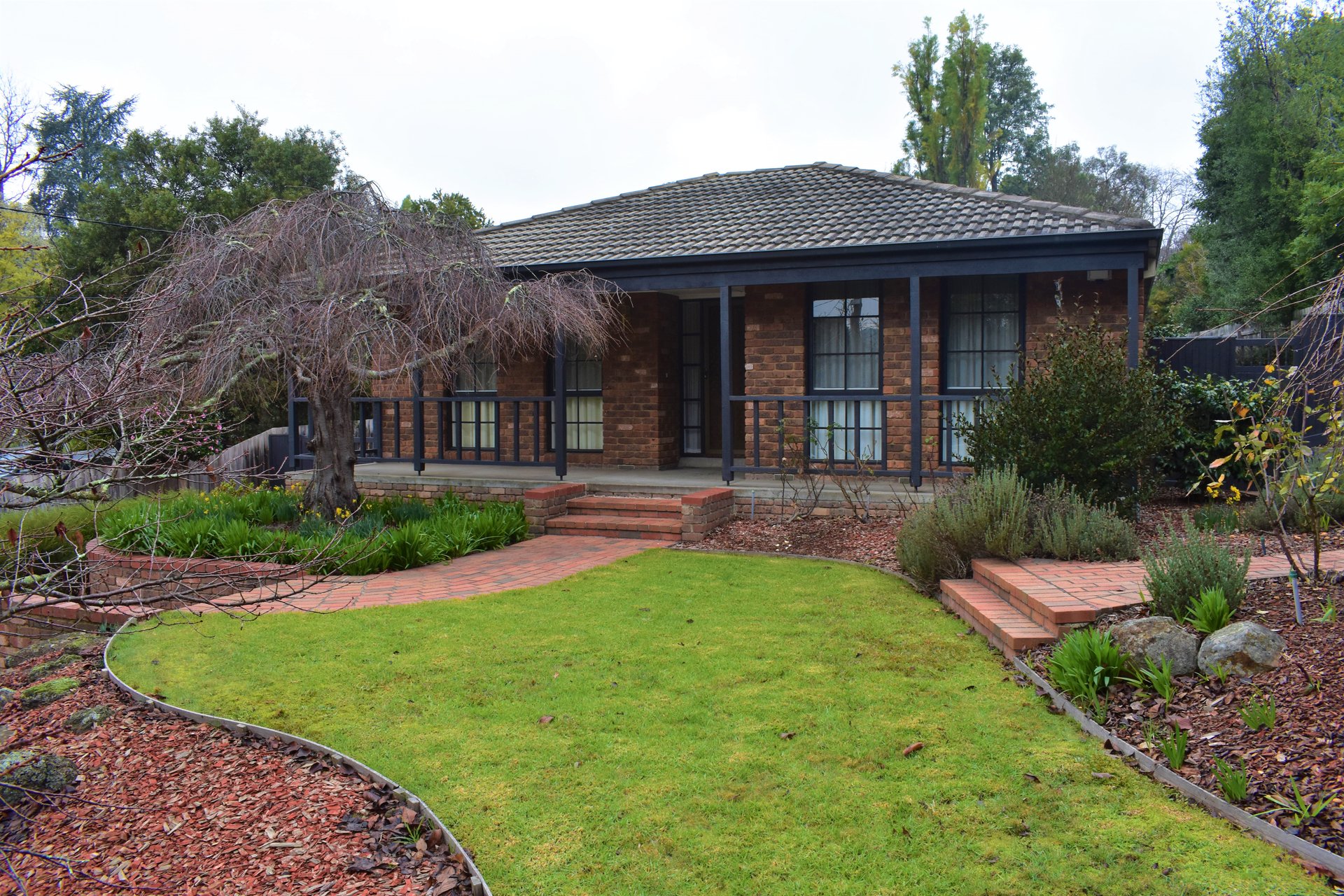 10 Prince Edward Avenue, Mitcham image 1