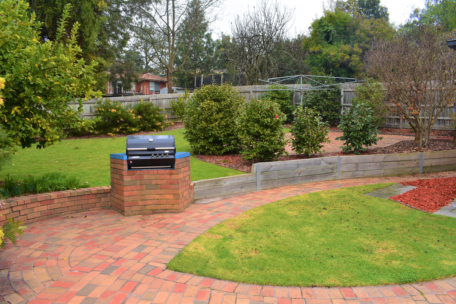 10 Prince Edward Avenue, Mitcham image 3