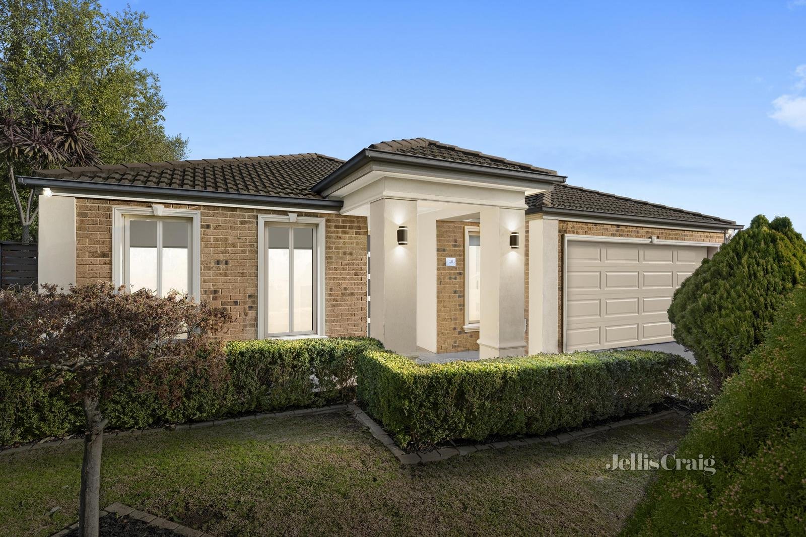 10 Princess Court, Mooroolbark image 2