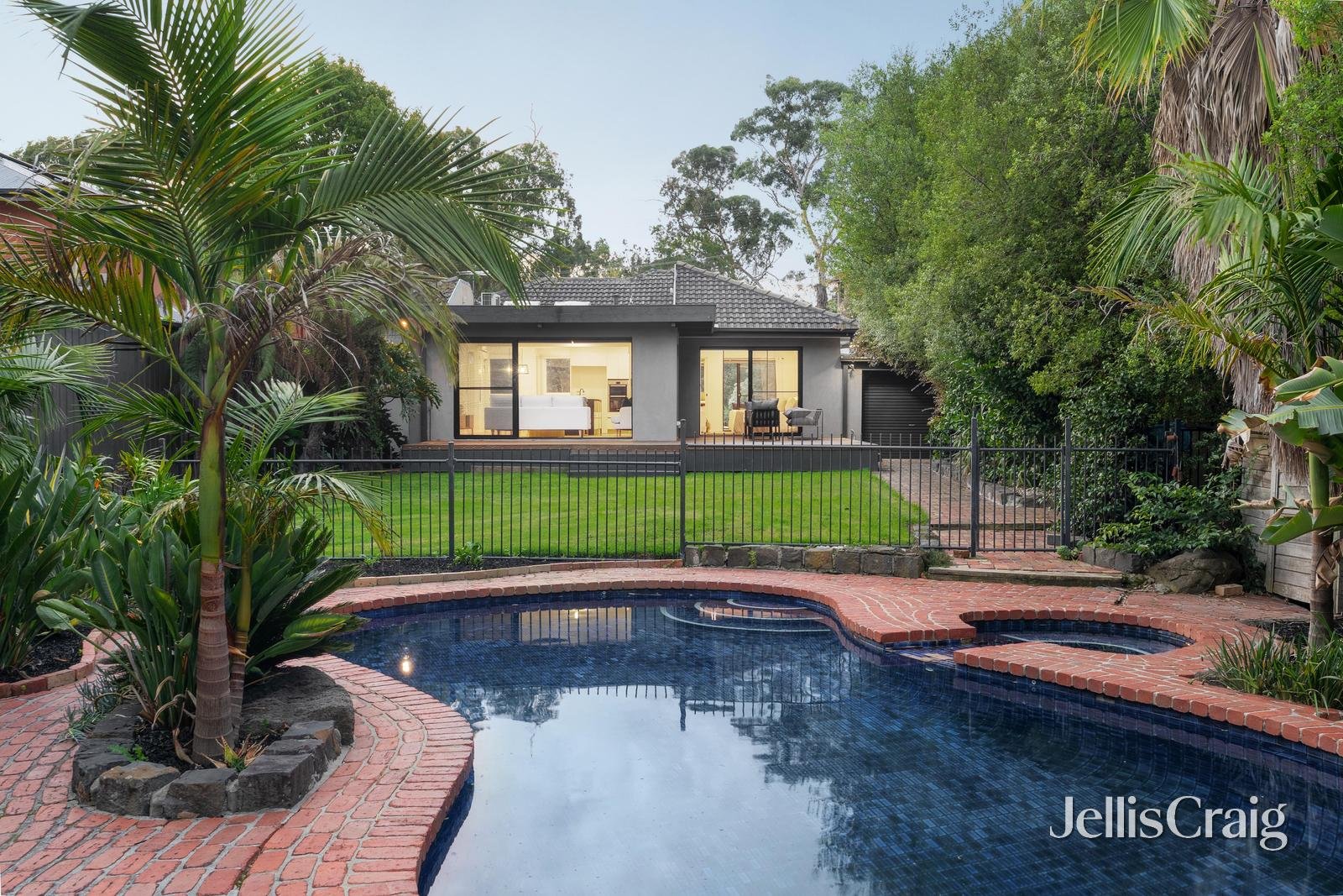 10 Rand Street, Greensborough image 1