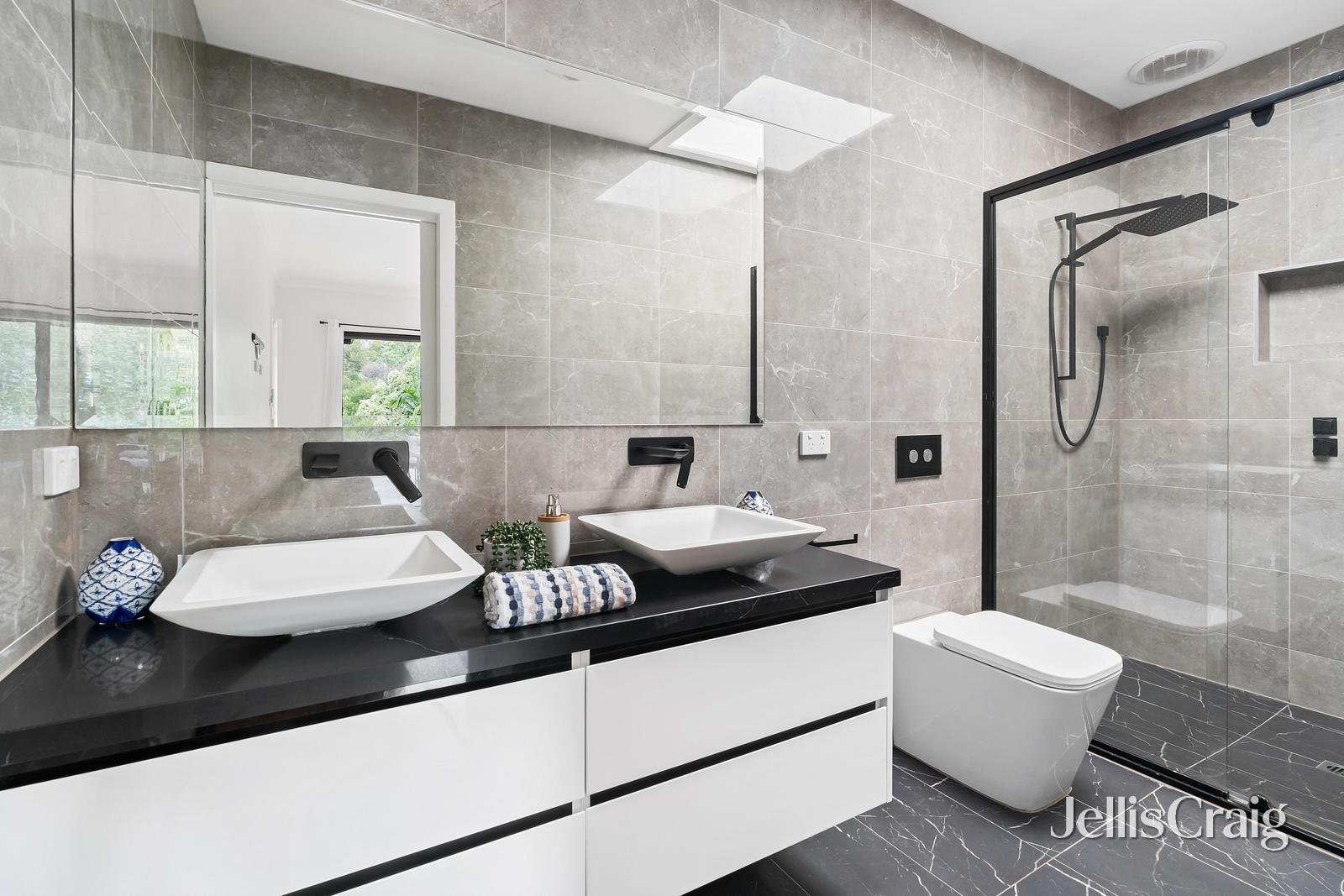 10 Rand Street, Greensborough image 10