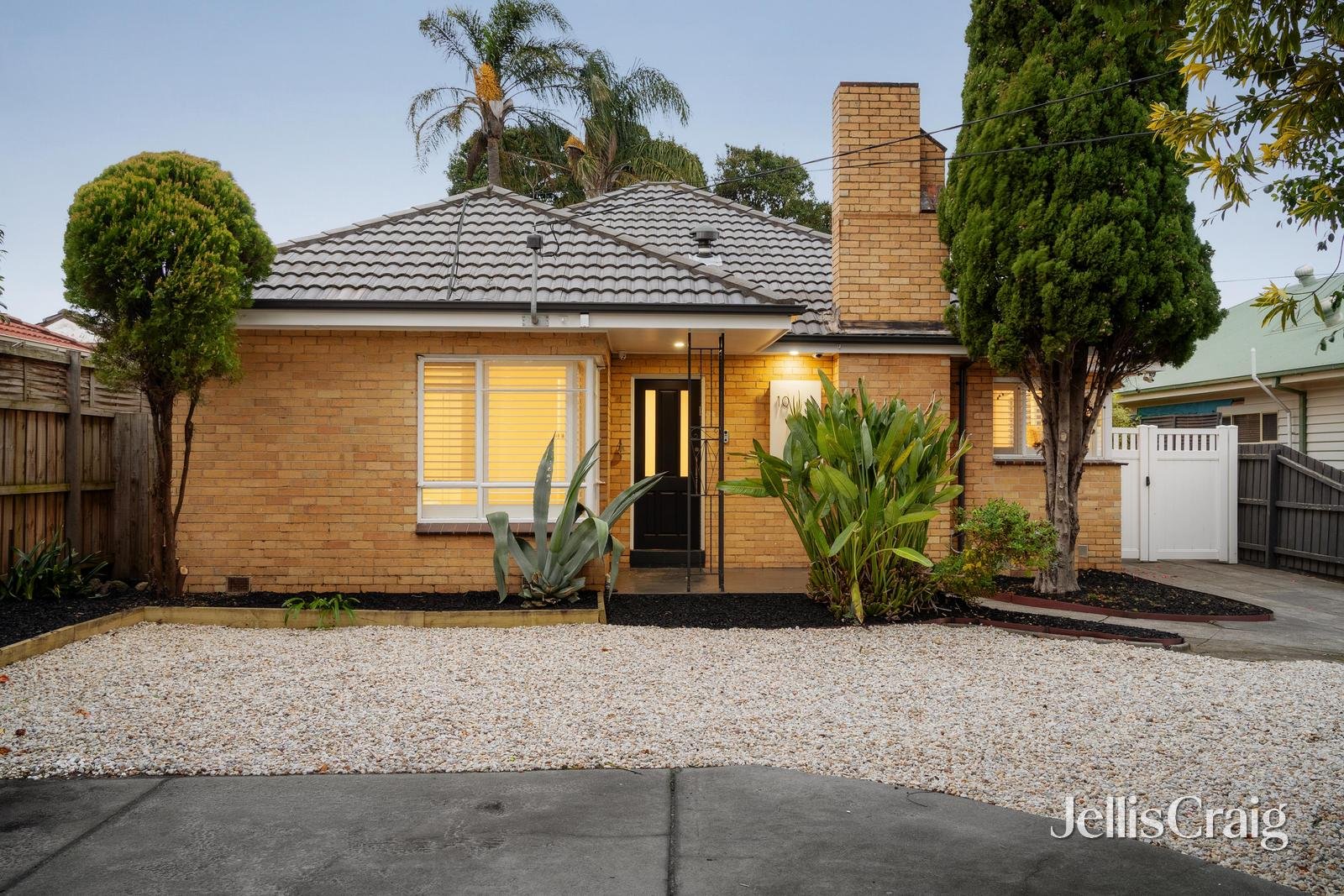 10 Rayern Court, Bentleigh&nbsp;East image 1