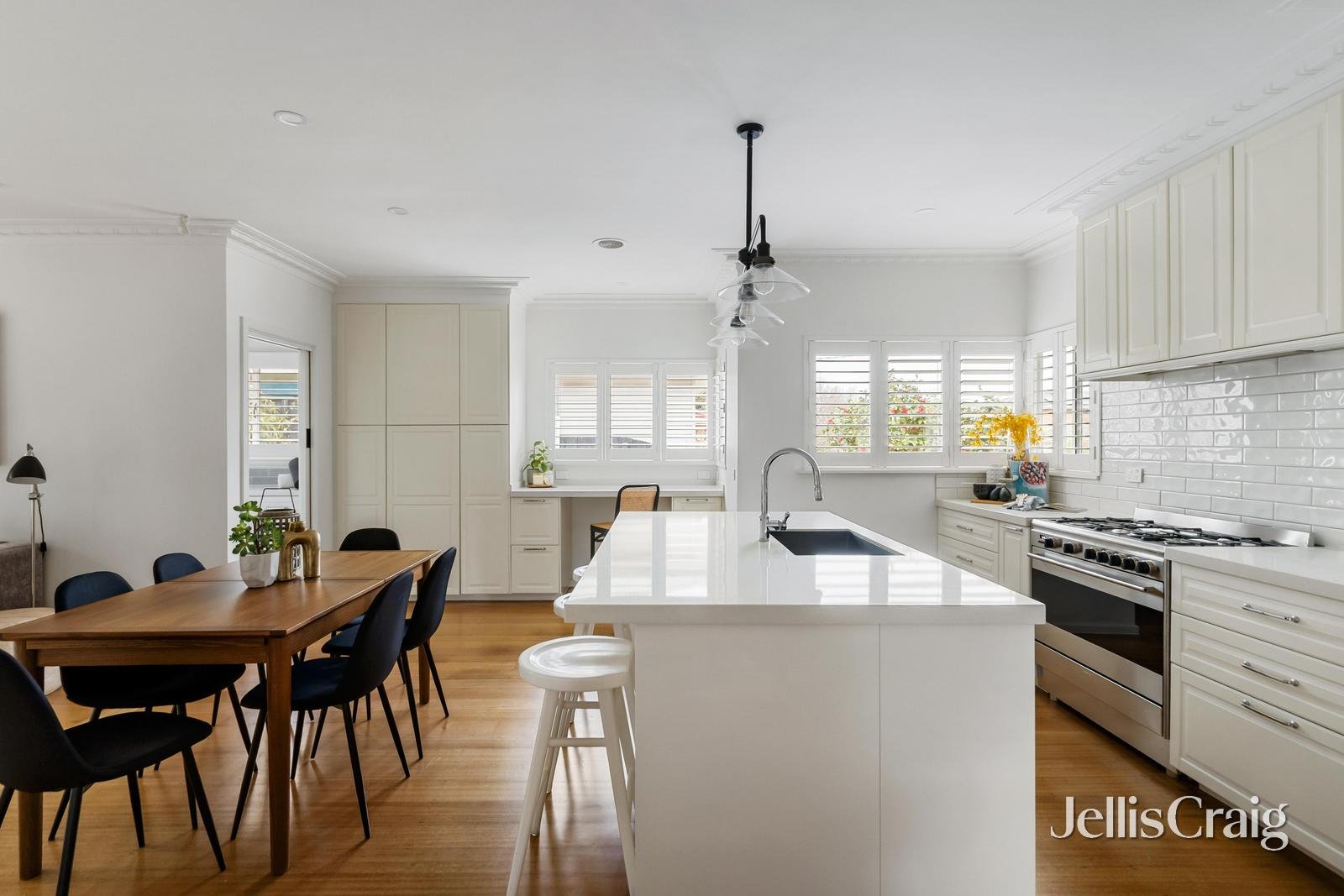 10 Rayern Court, Bentleigh&nbsp;East image 4