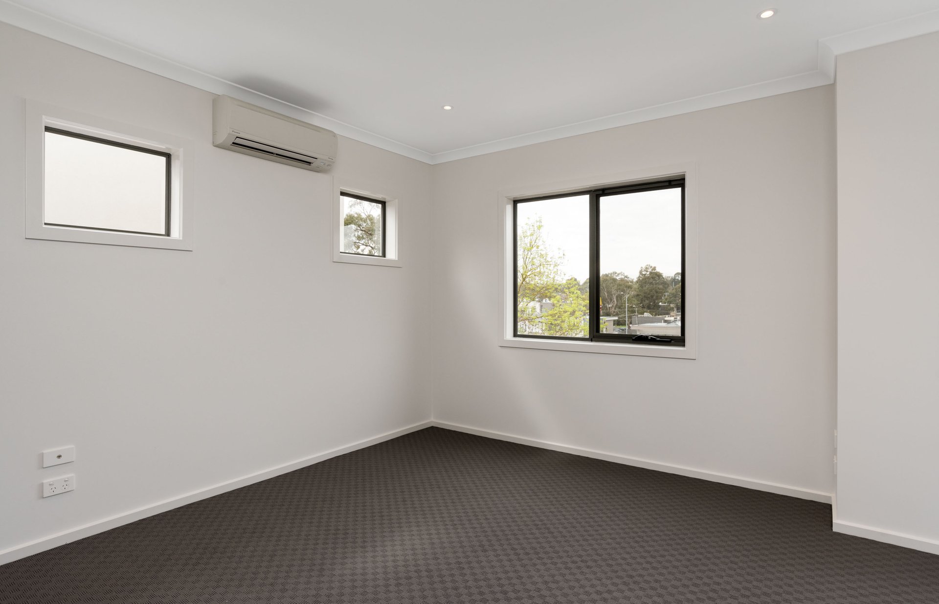 10 Recess Concourse, Mooroolbark image 7