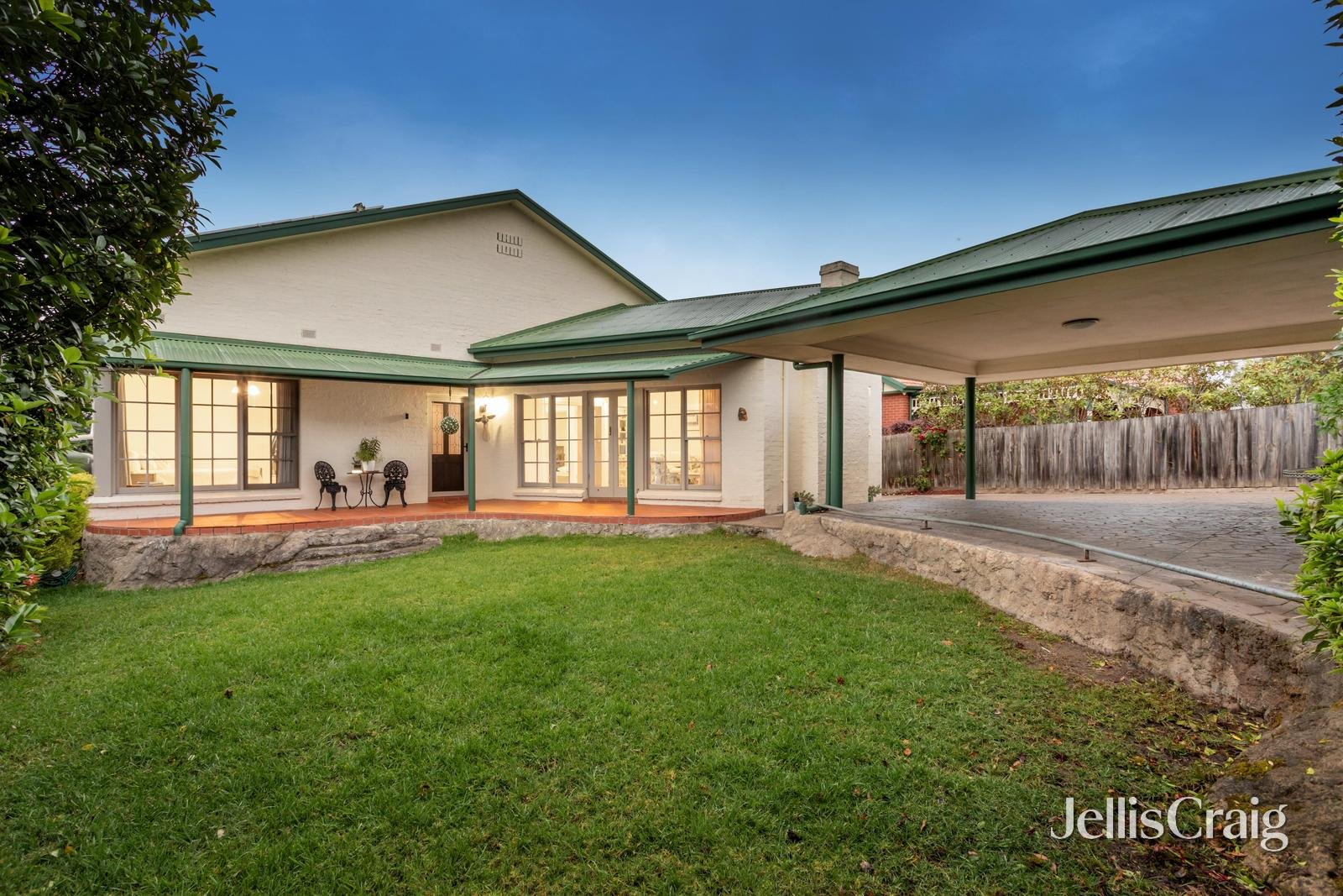 10 Regent Street, Mount Waverley image 1