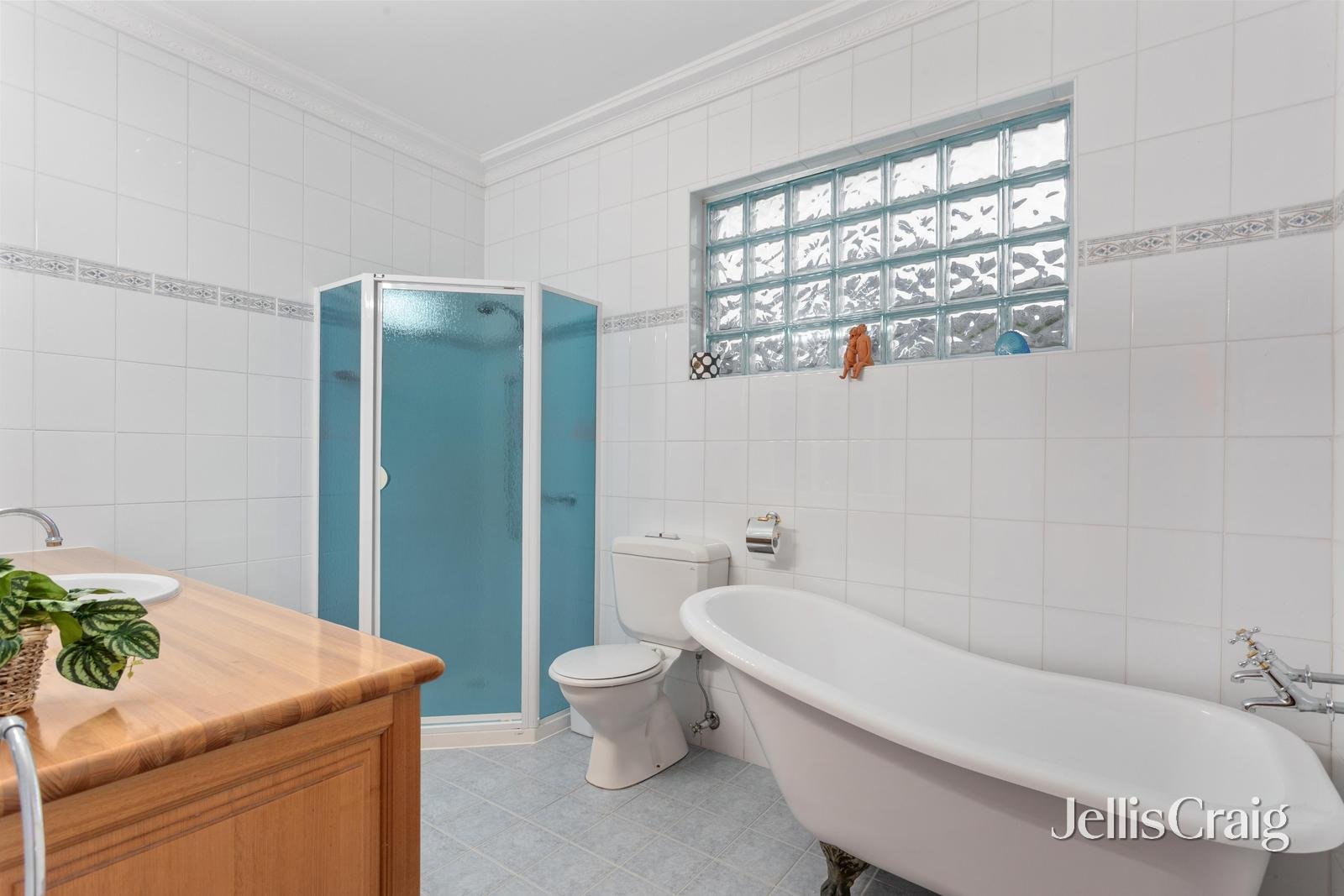 10 Regent Street, Mount Waverley image 9