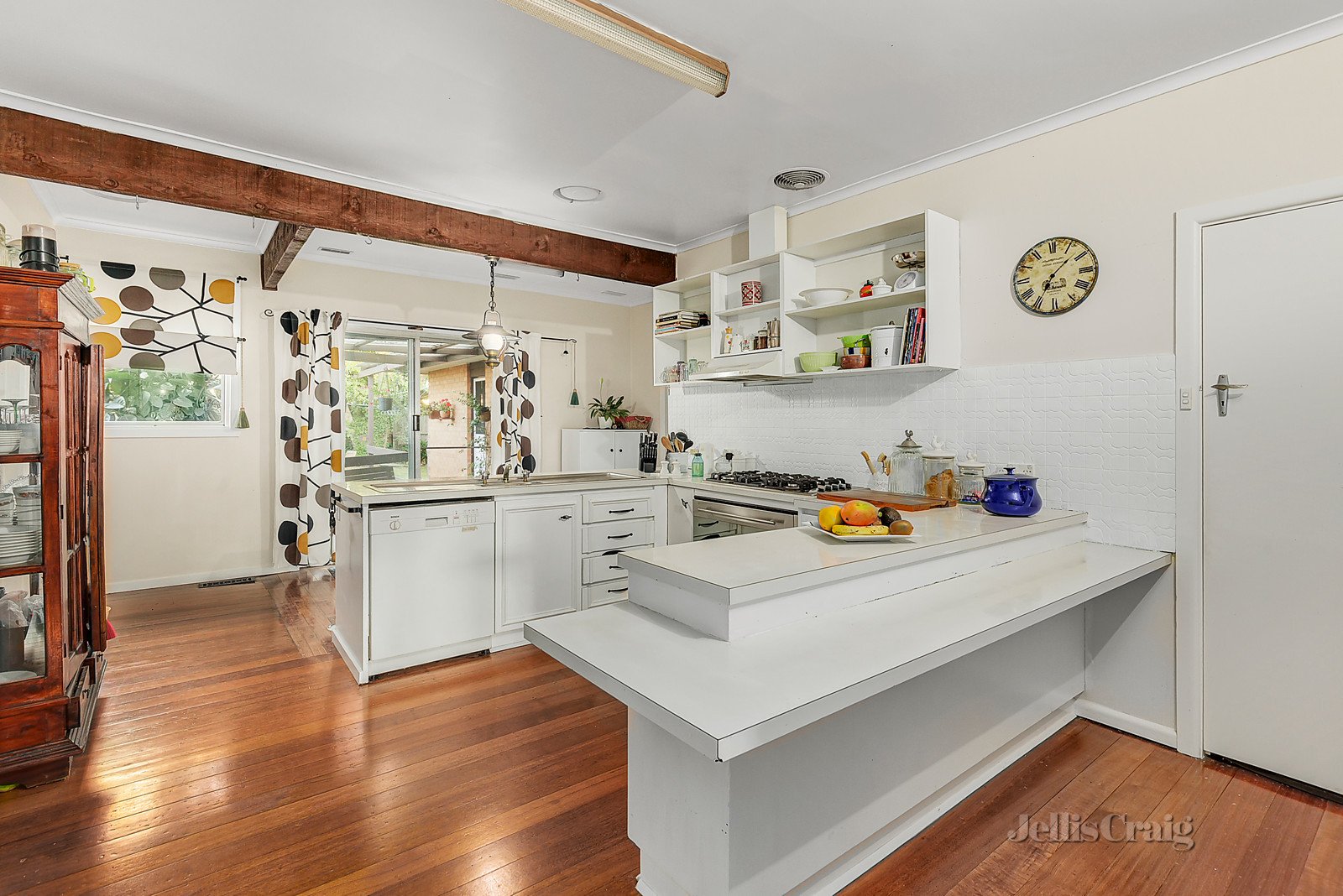 10 Risdon Drive, Notting Hill image 2