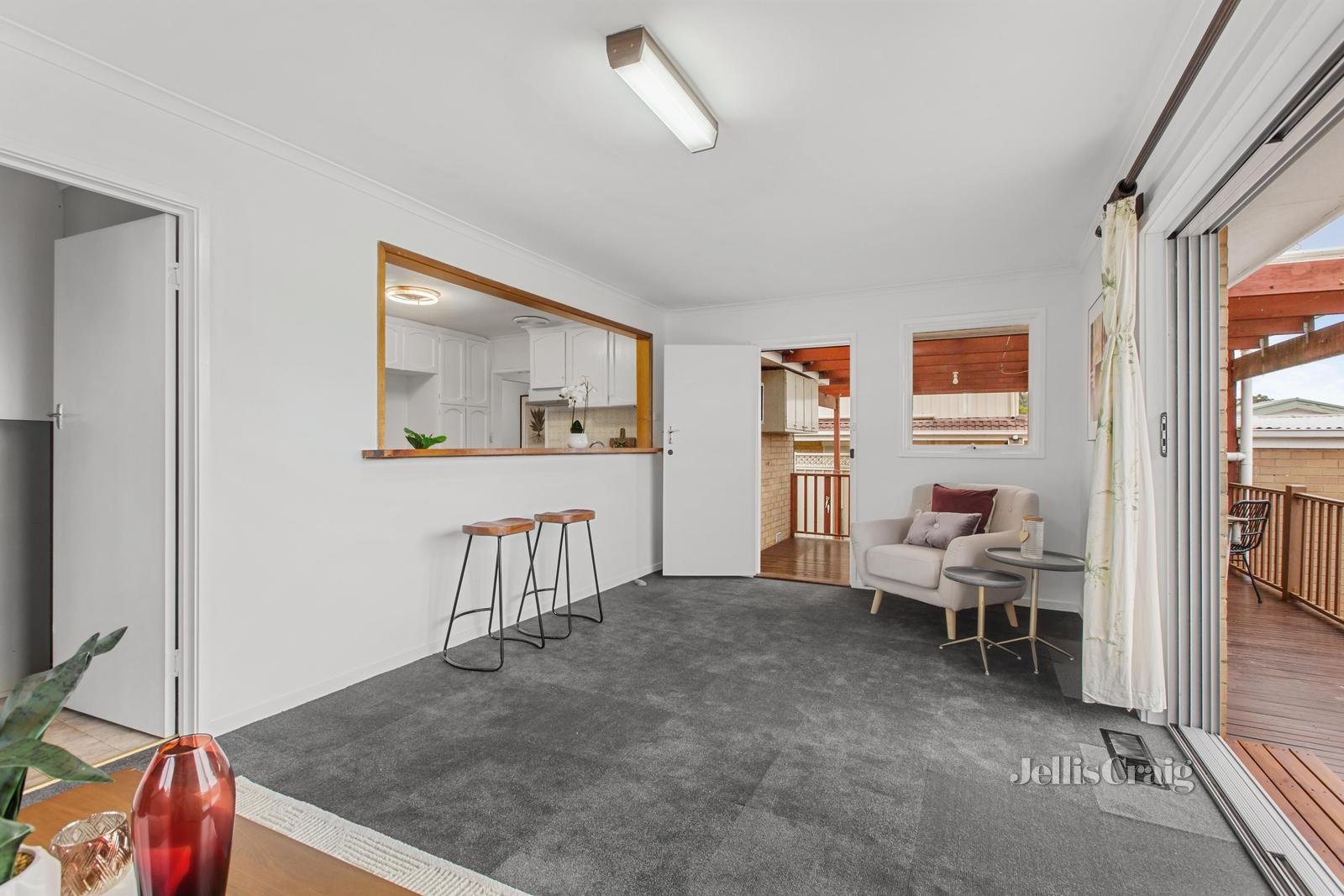 10 Rodney Close, Blackburn South image 6