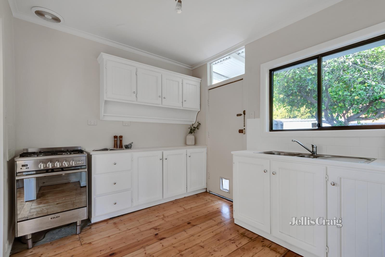 10 Rose Street, Brunswick image 8