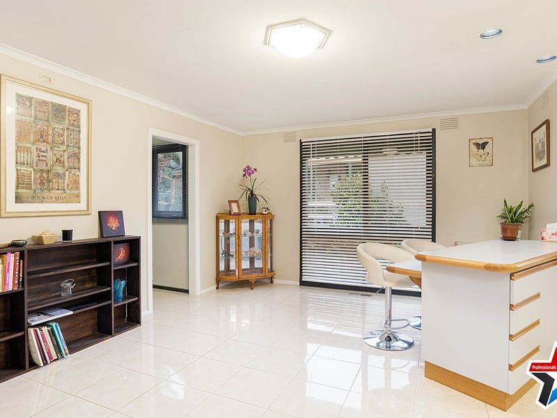 10 Royal Avenue, Mooroolbark image 6