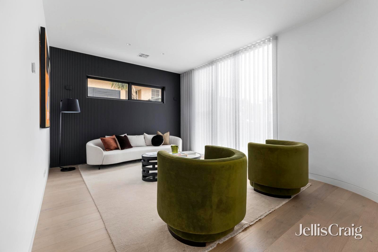 10 Russell Crescent, Mount&nbsp;Waverley image 7