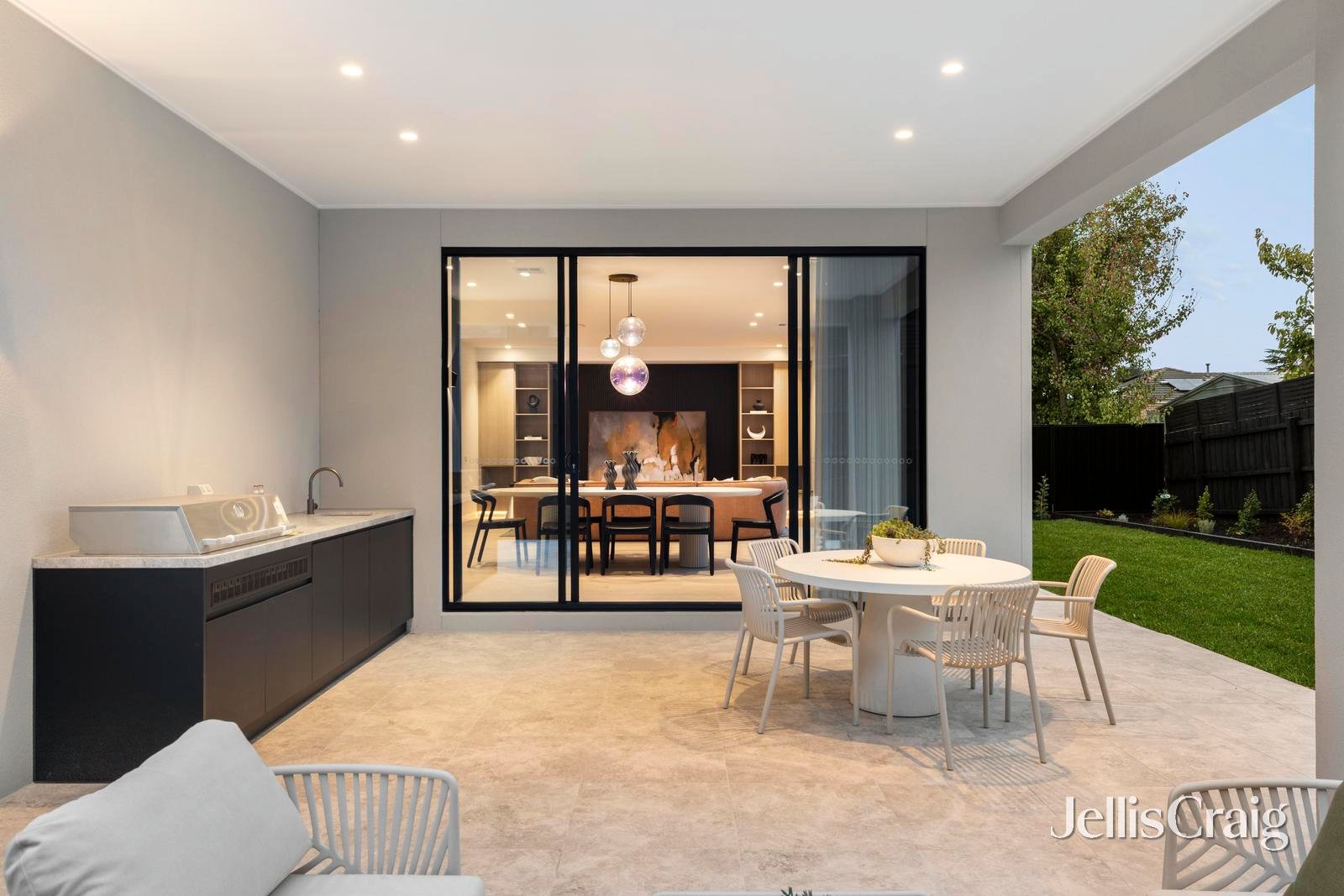 10 Russell Crescent, Mount&nbsp;Waverley image 15
