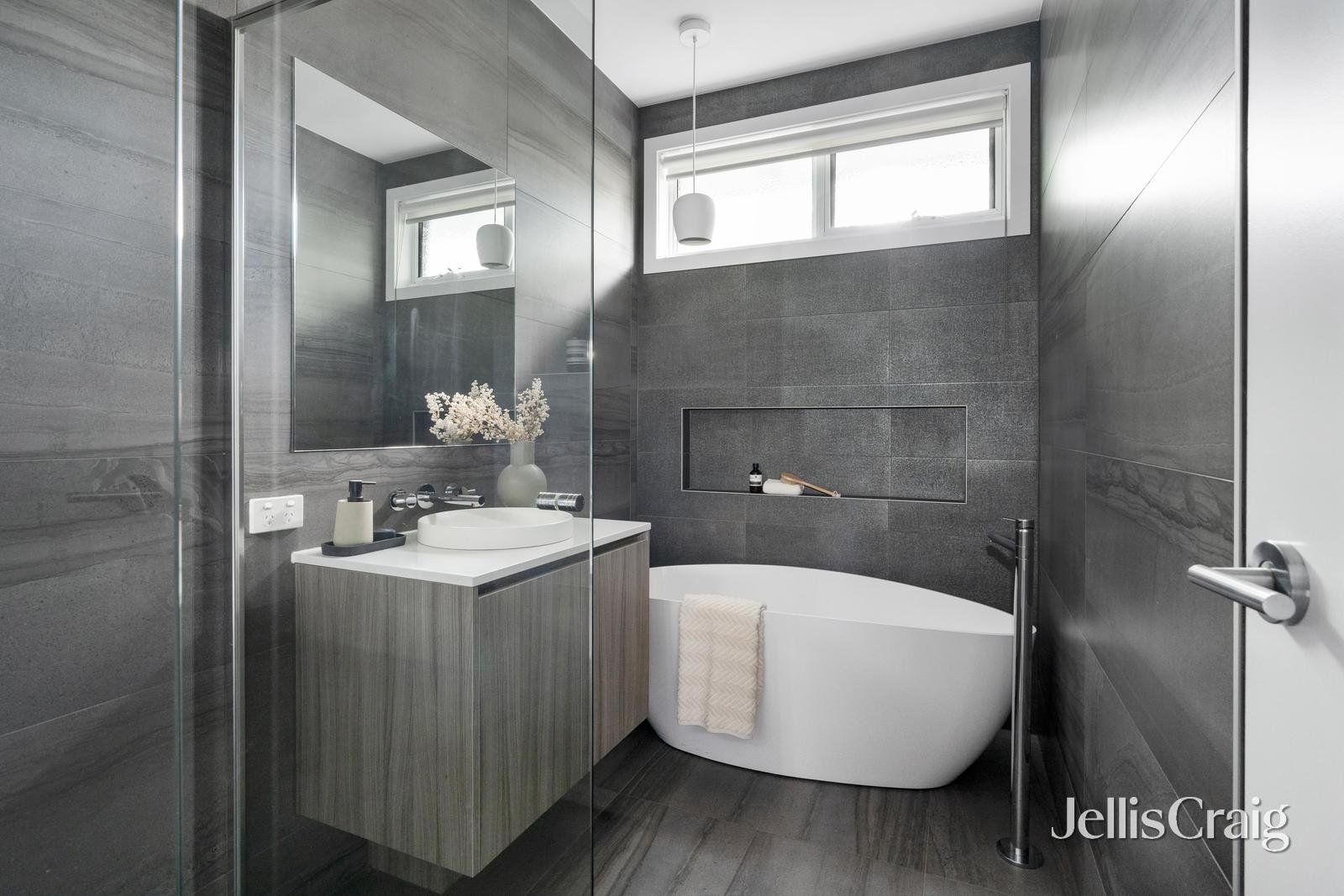 10 Sackville Street, Montmorency image 12