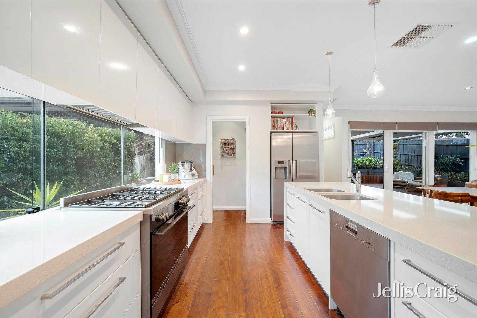 10 Salisbury Avenue, Blackburn image 4
