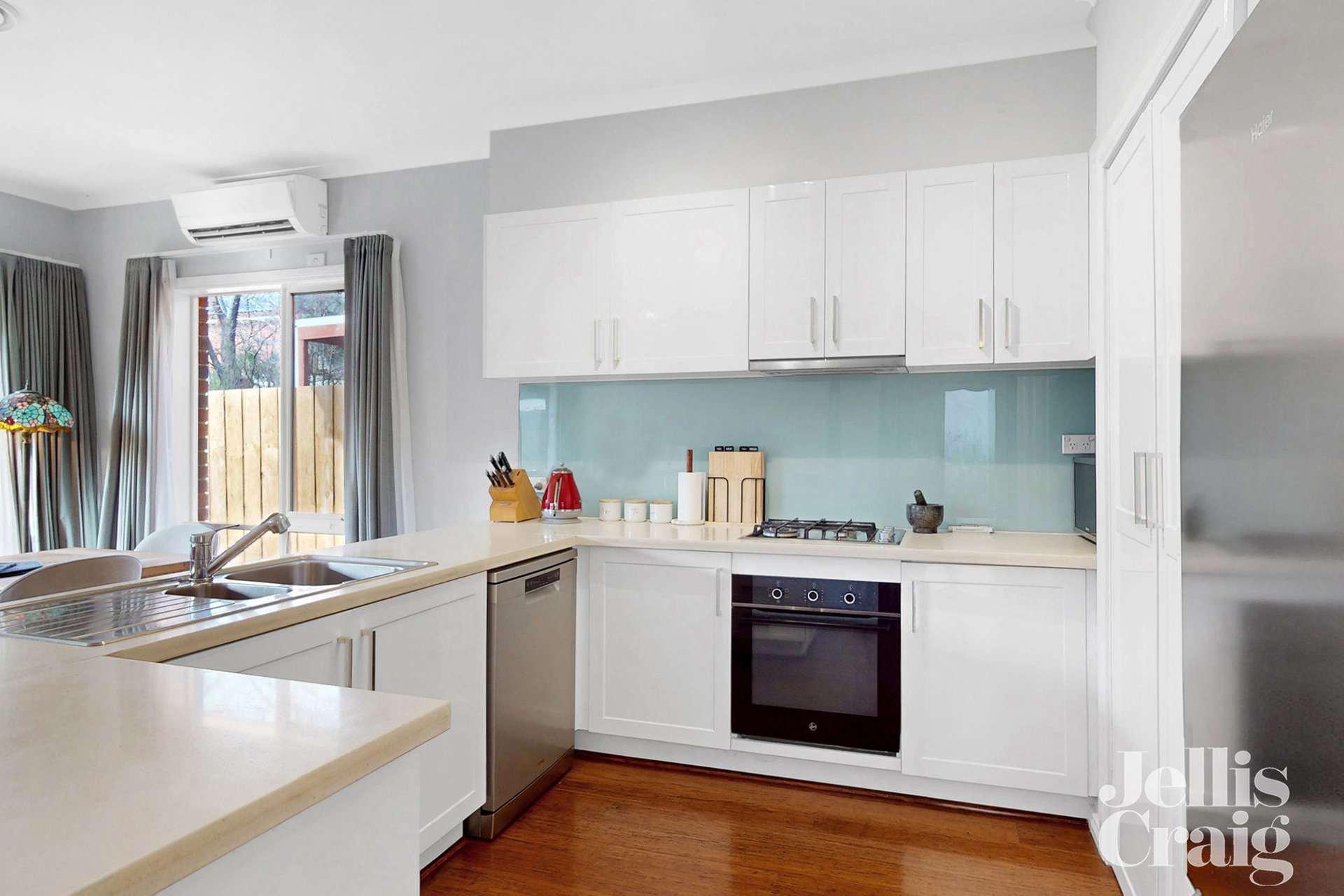10 Saltwater Crescent, Maribyrnong image 3