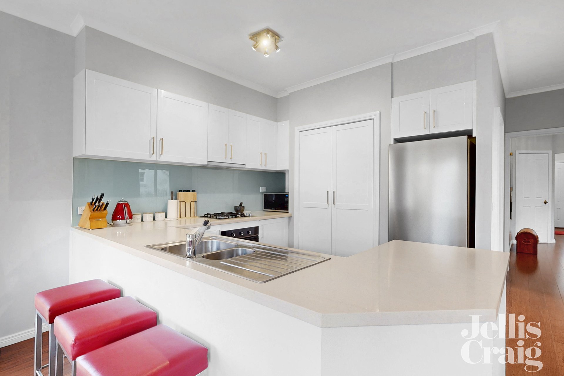 10 Saltwater Crescent, Maribyrnong image 2