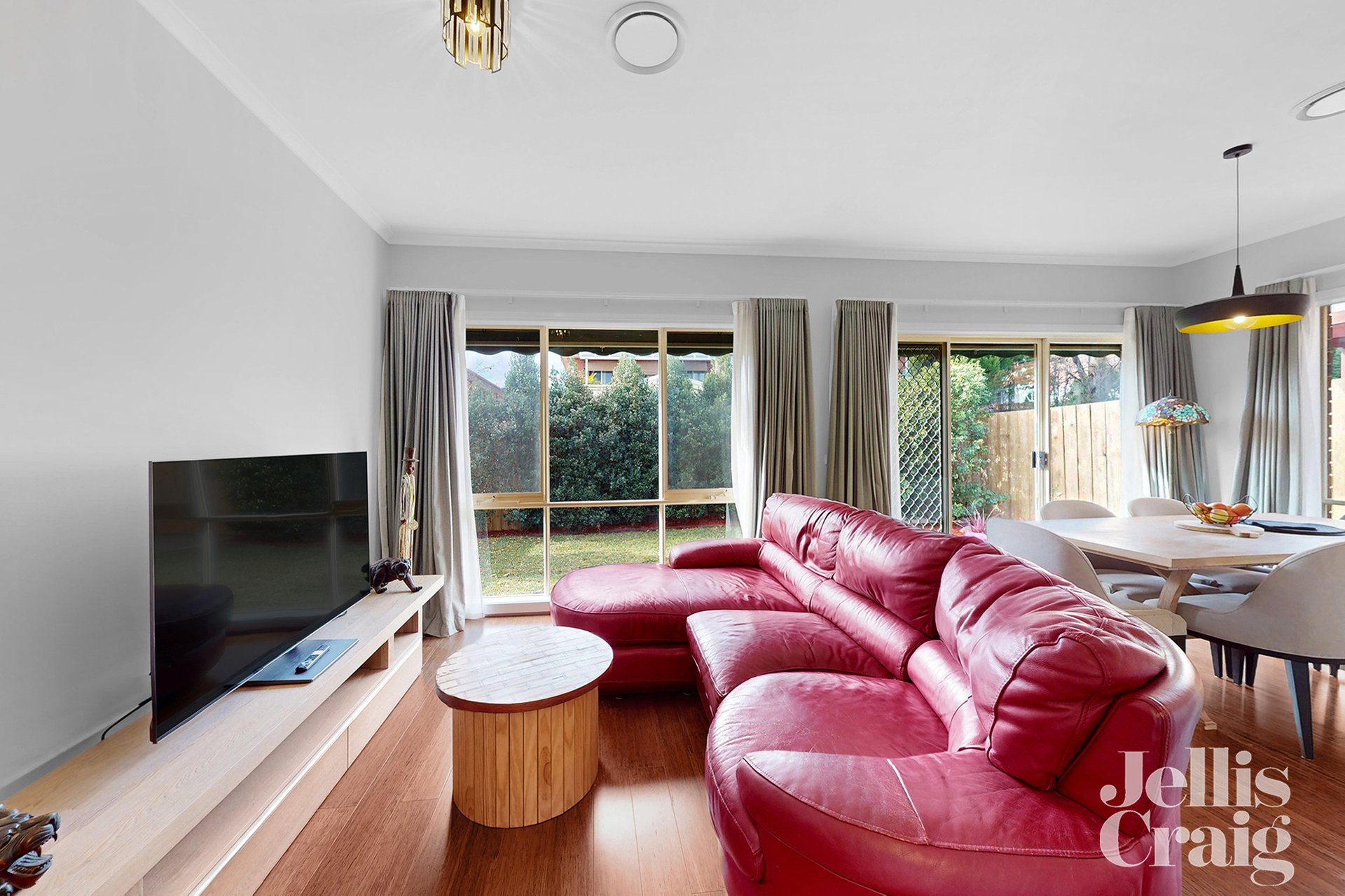10 Saltwater Crescent, Maribyrnong image 5