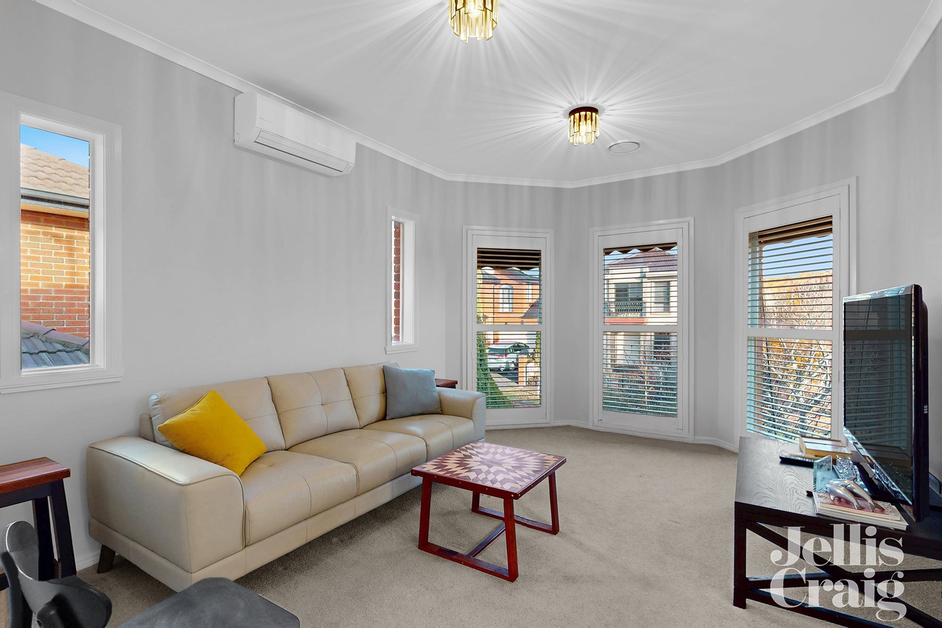 10 Saltwater Crescent, Maribyrnong image 7
