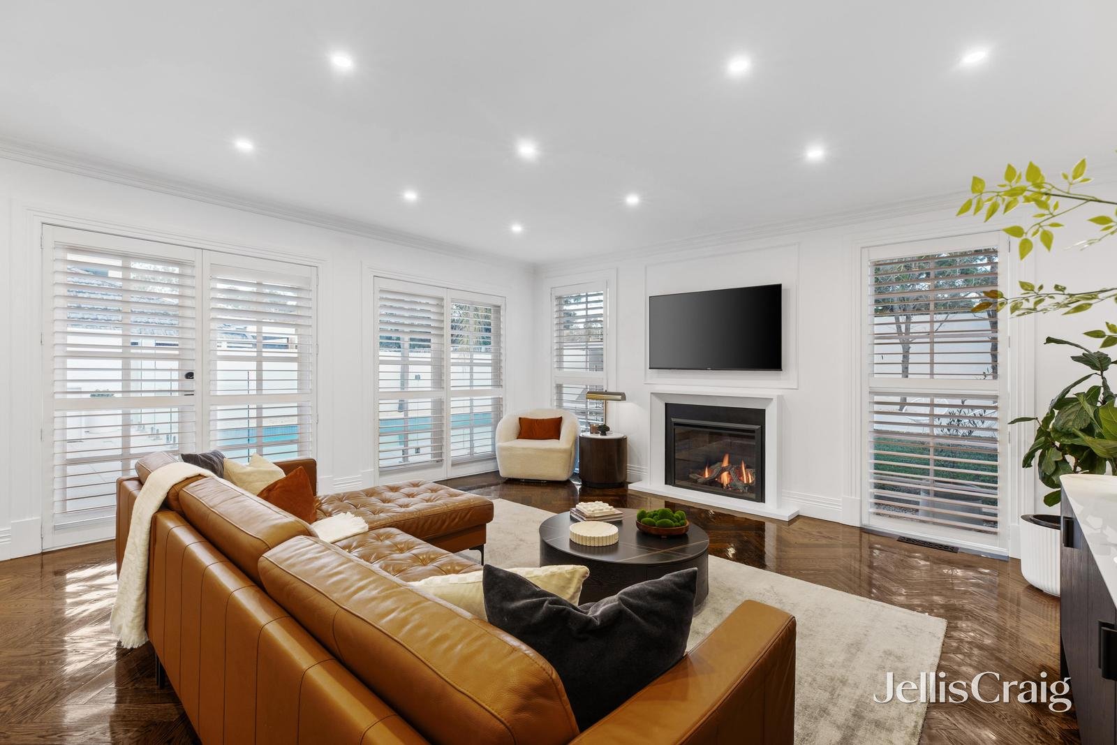 10 Saturn Street, Balwyn North image 6