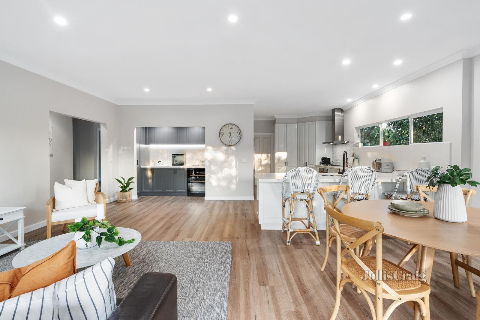 10 Savage Court, Nunawading image 2