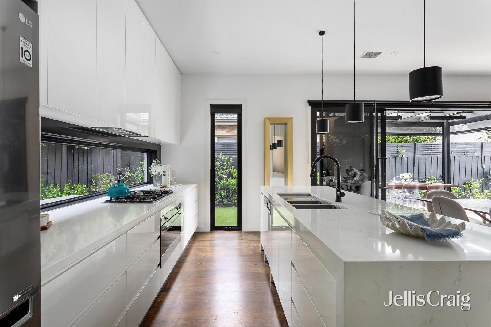 10 Selkirk Avenue, Mckinnon image 5