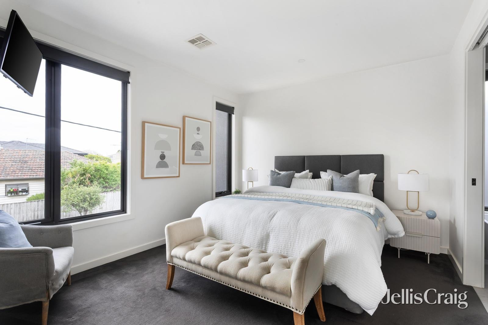 10 Selkirk Avenue, Mckinnon image 11