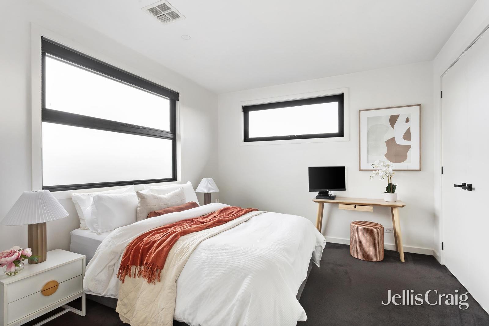 10 Selkirk Avenue, Mckinnon image 12
