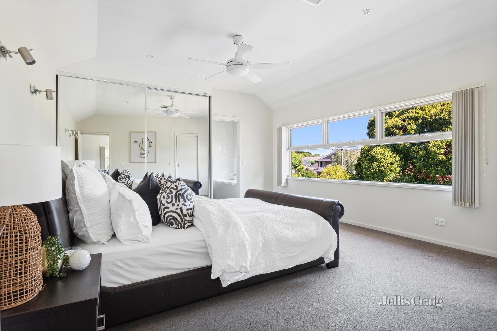 10 Shearman Crescent, Mentone image 10