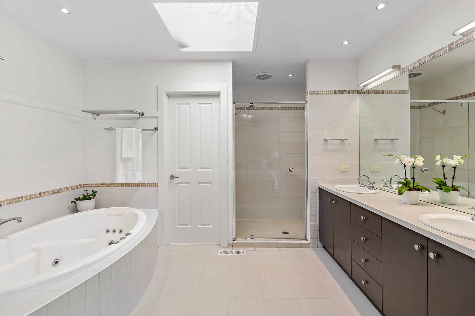Property Gallery Thumbnail 8