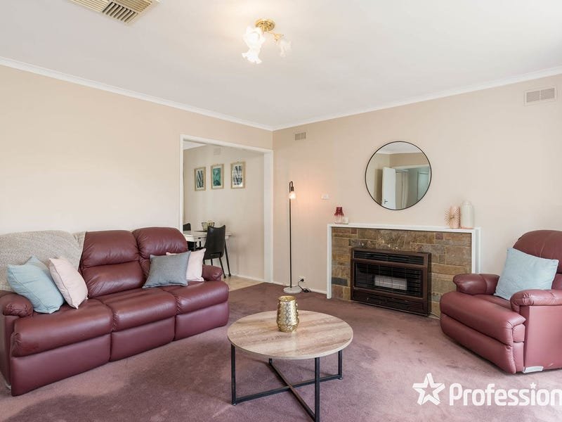 10 Sheldon Avenue, Mooroolbark image 3