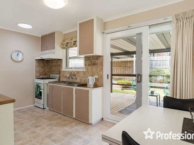 10 Sheldon Avenue, Mooroolbark image 4