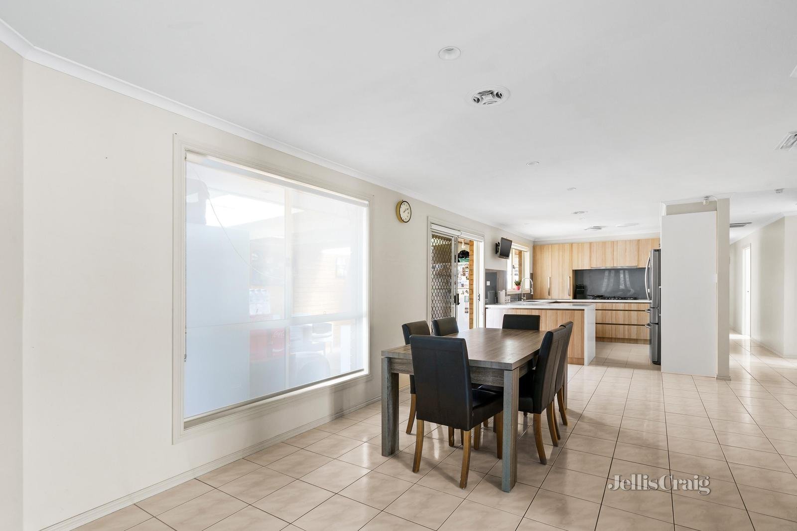 10 Shields Court, Altona Meadows image 4