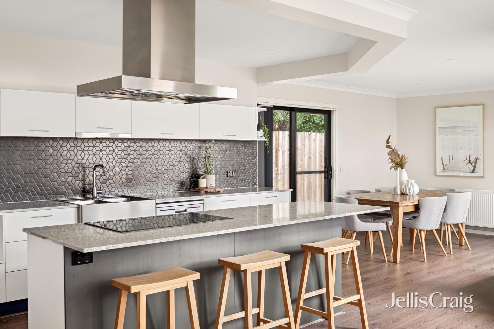 10 Showers Avenue, Chelsea image 3