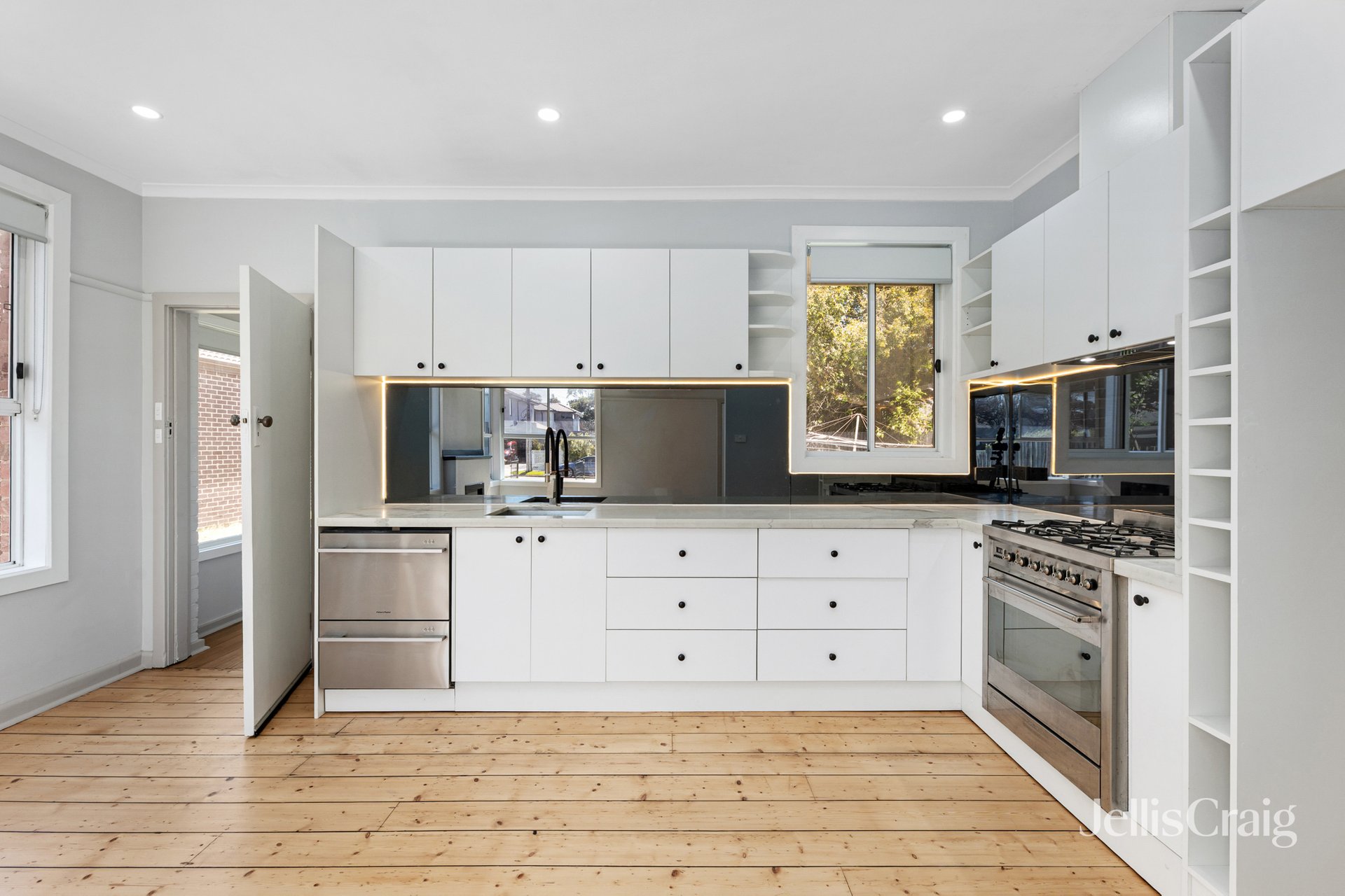 10 Skeffington Street, Bellfield image 2