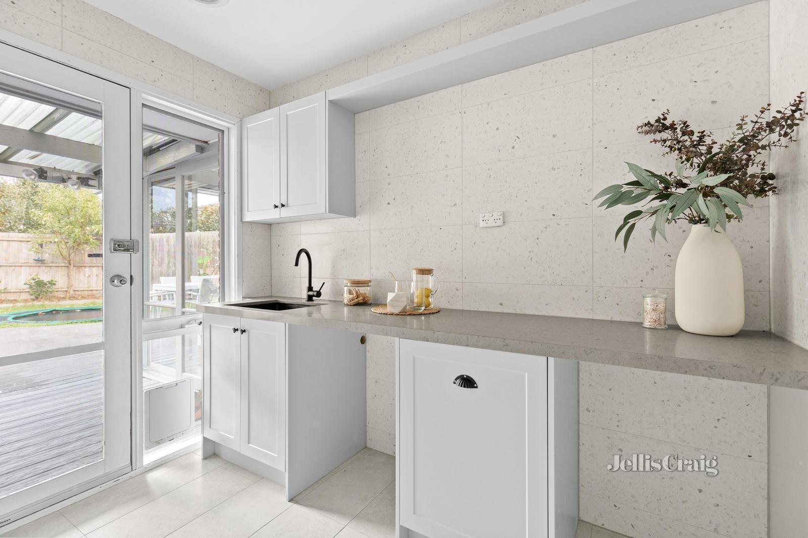 10 Skye Court, Chelsea Heights image 14